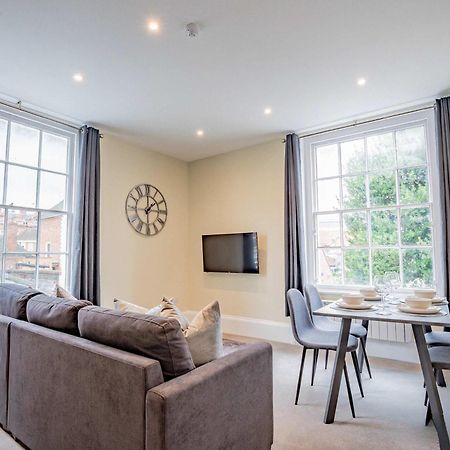 Host & Stay - Shaw Street Flat Вустер Экстерьер фото