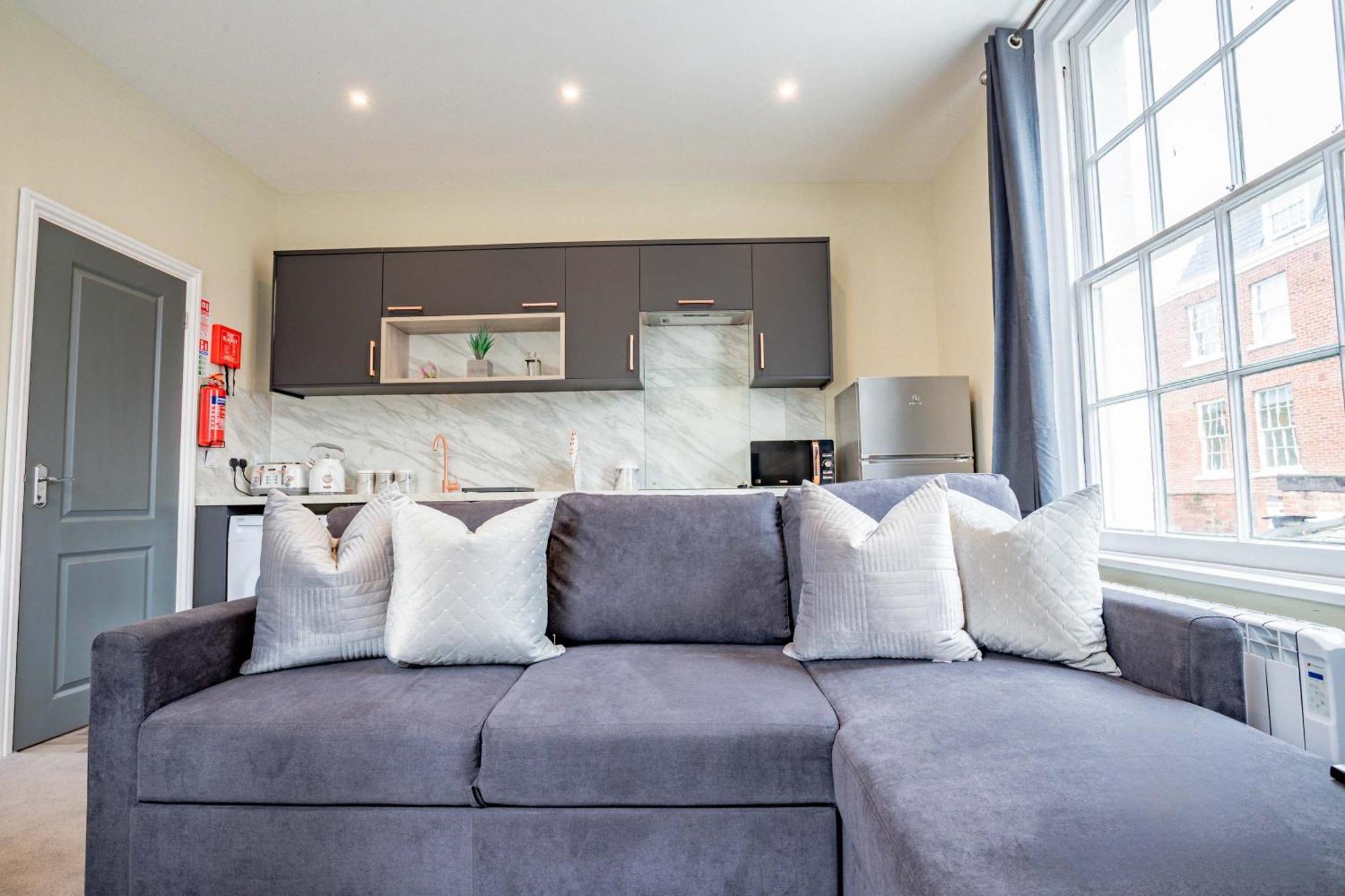 Host & Stay - Shaw Street Flat Вустер Экстерьер фото